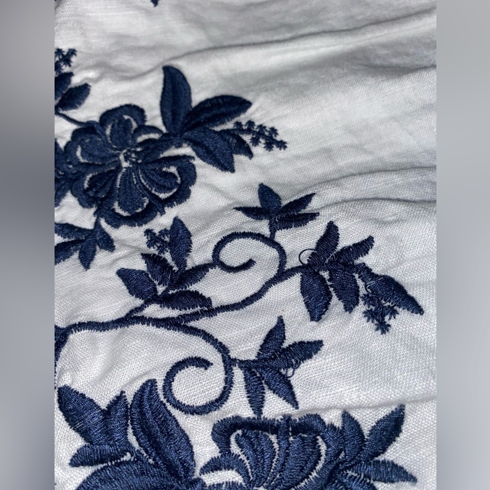 J. CREW Factory Navy Blue Floral Embroidered Mini Skirt White- Size Medium - Picture 6 of 7